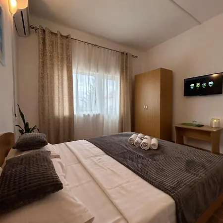 Tiara Guest house *